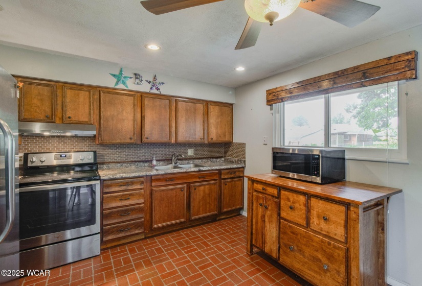 911 Birchwood Drive, Lebanon, Ohio, 3 Bedrooms Bedrooms, ,1 BathroomBathrooms,Residential,For Sale,Birchwood,307896