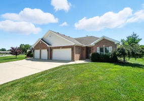 1482 Lantern Lane, Troy, Ohio 45373, 2 Bedrooms Bedrooms, ,2 BathroomsBathrooms,Residential,For Sale,Lantern,1040561