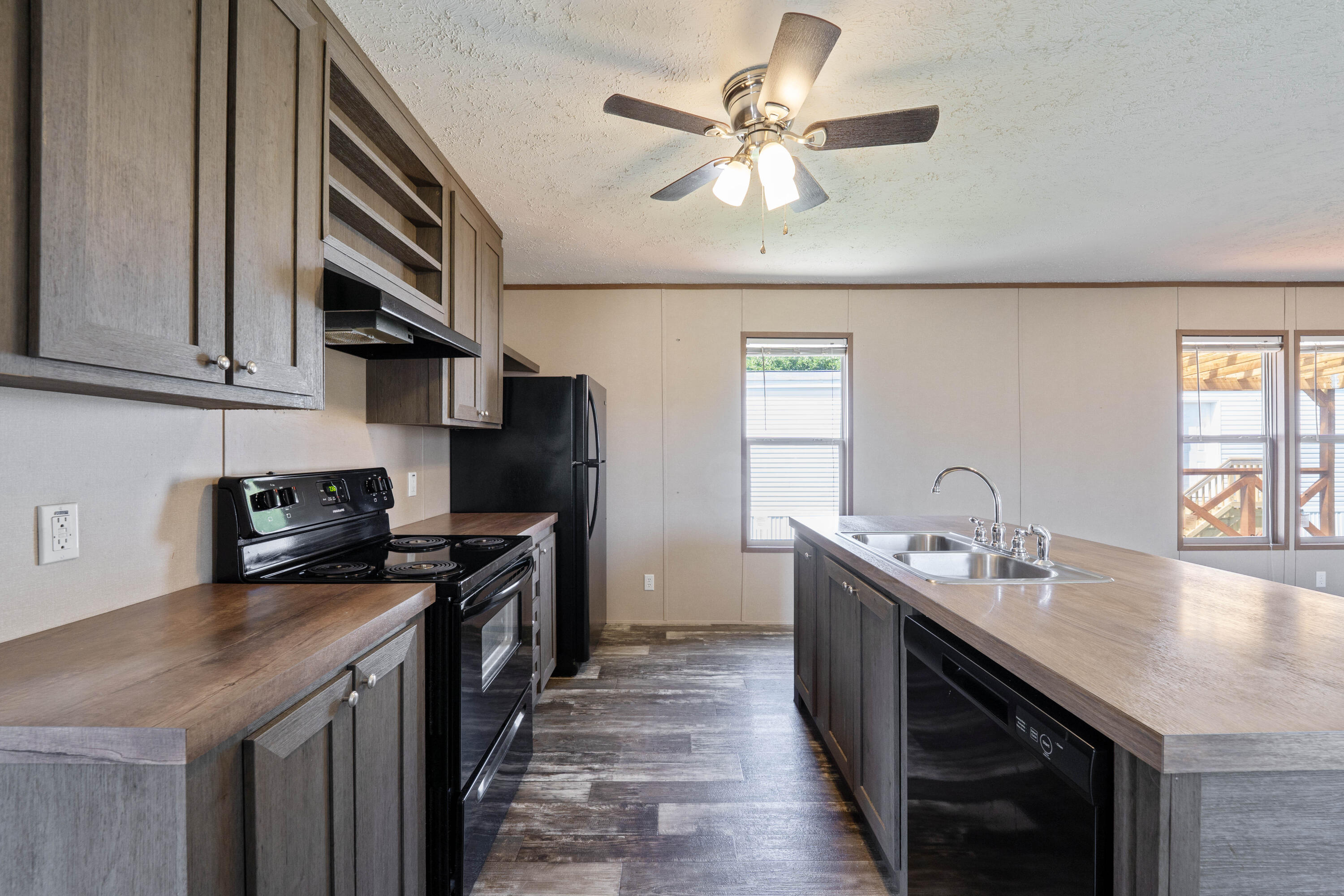 6106 London Groveport Road, Grove City, Ohio 43123