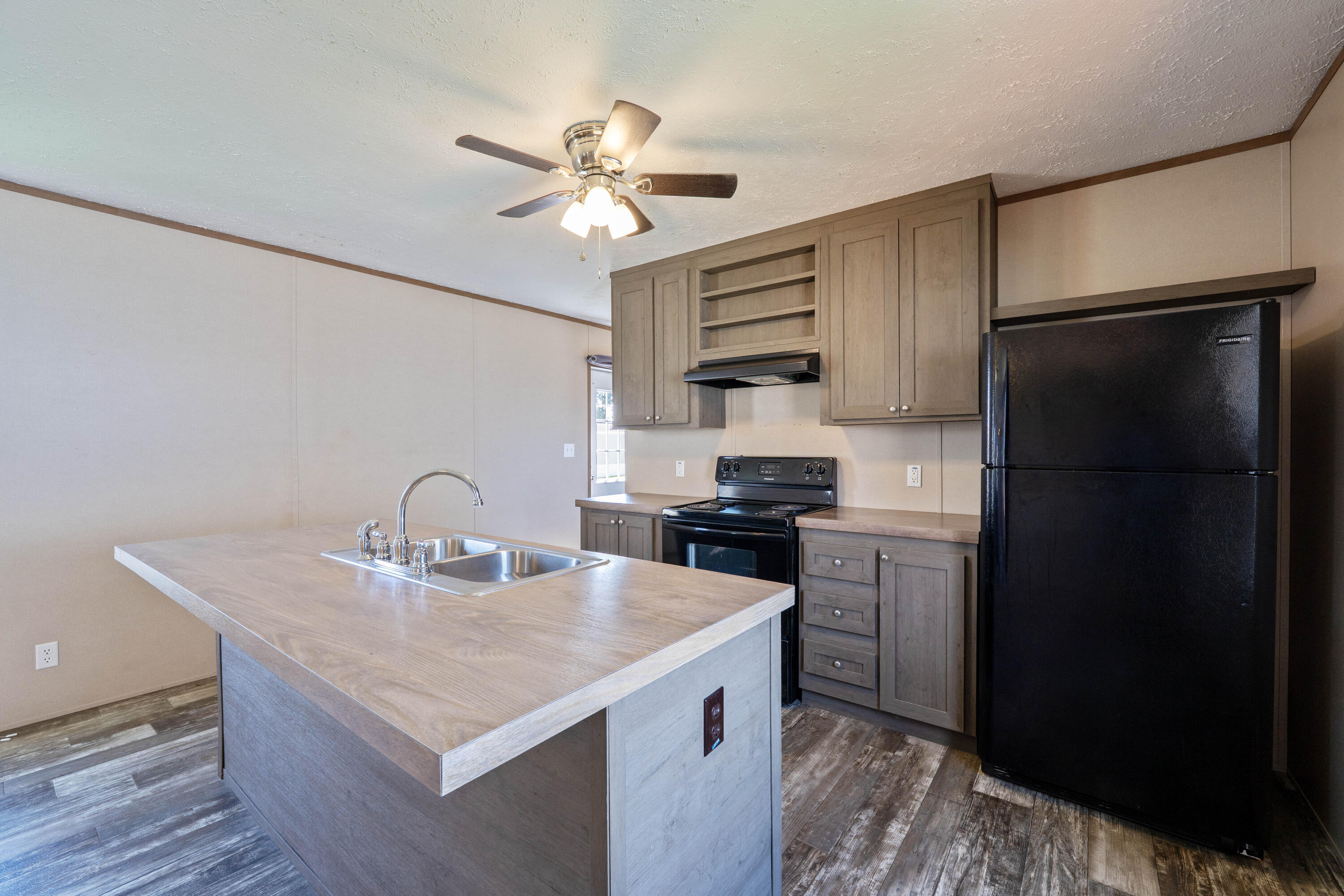 6106 London Groveport Road, Grove City, Ohio 43123