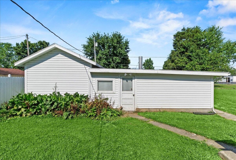 1236 Detroit 30