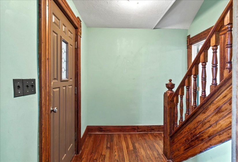 1236 Detroit 8