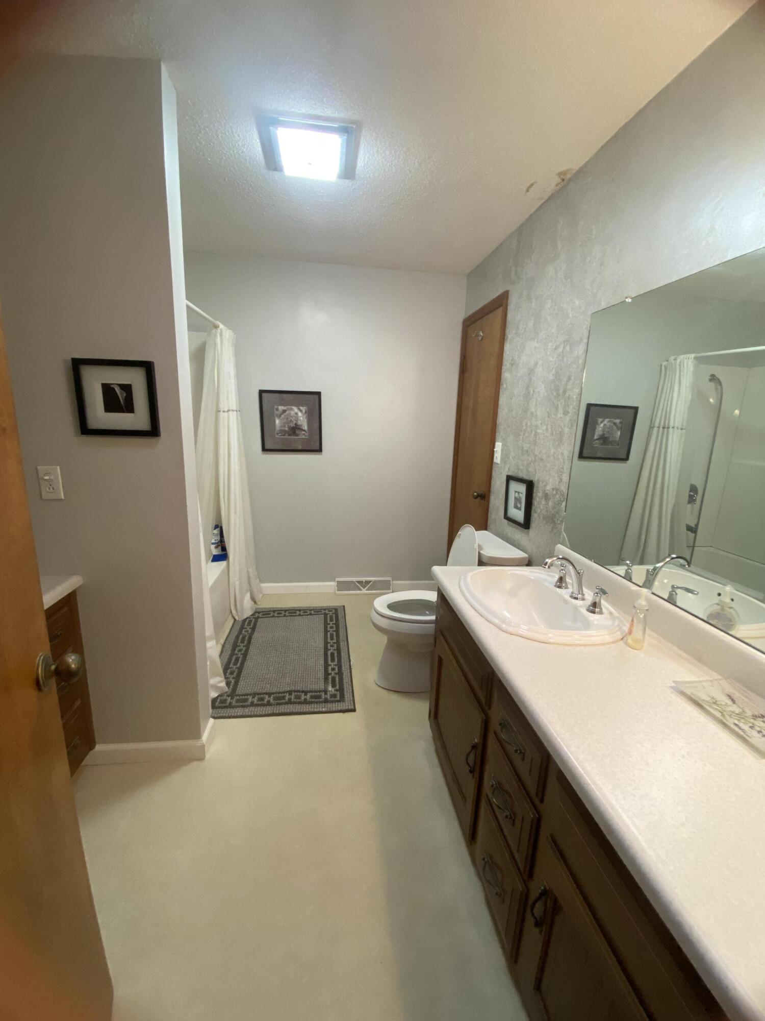 404 Kingswood Drive, Celina, Ohio 45822