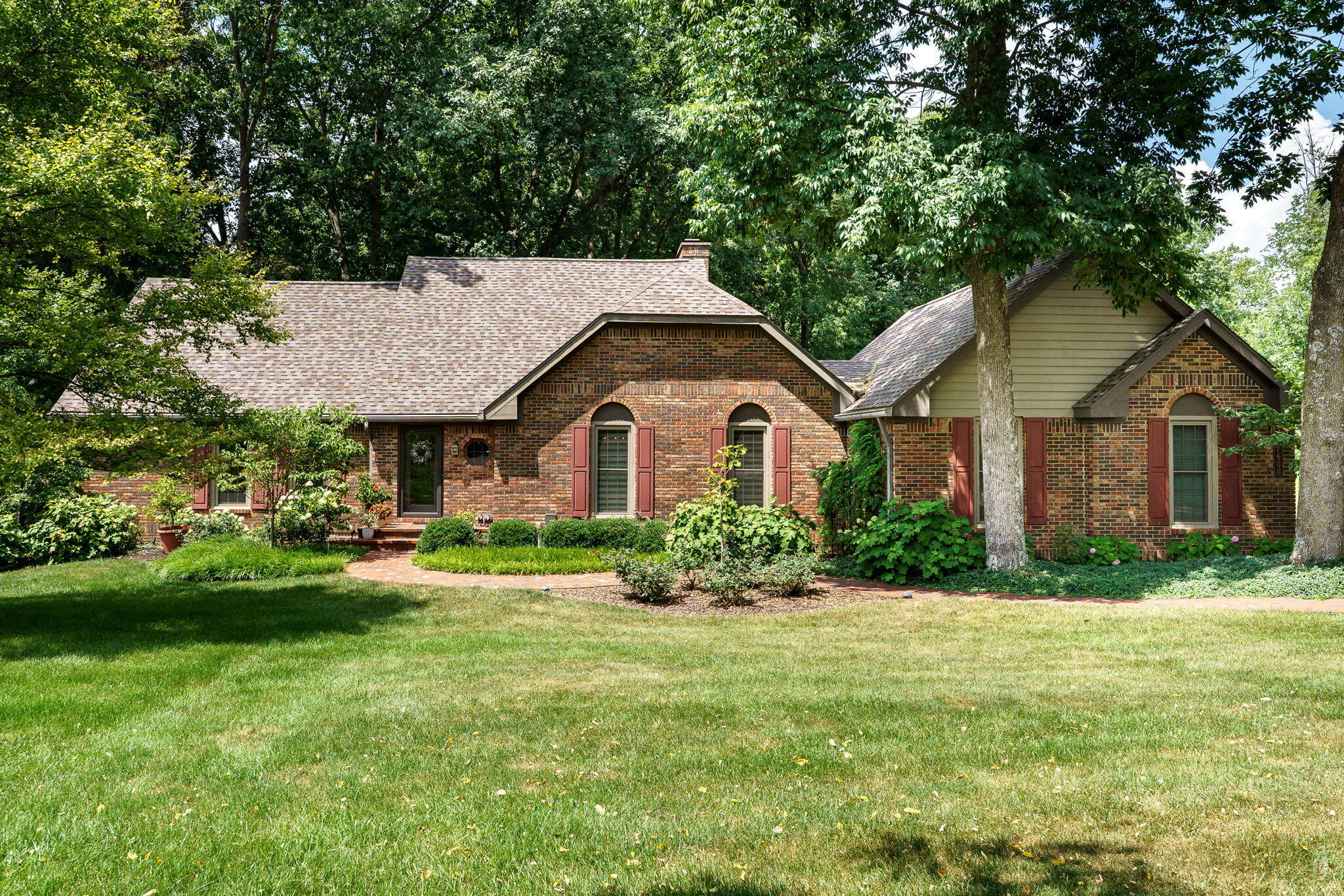7600 Whispering Oaks Trail, Tipp City, Ohio 45371