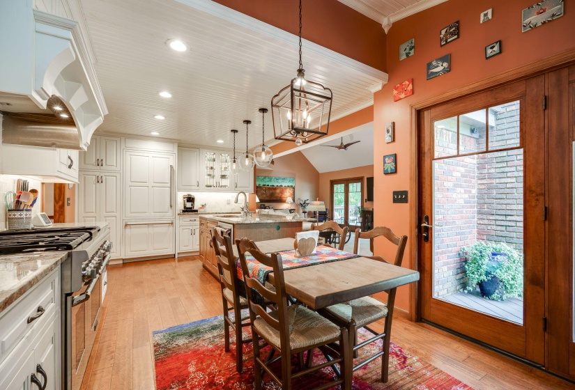 28-web-or-mls-7600-whispering-oaks-trail