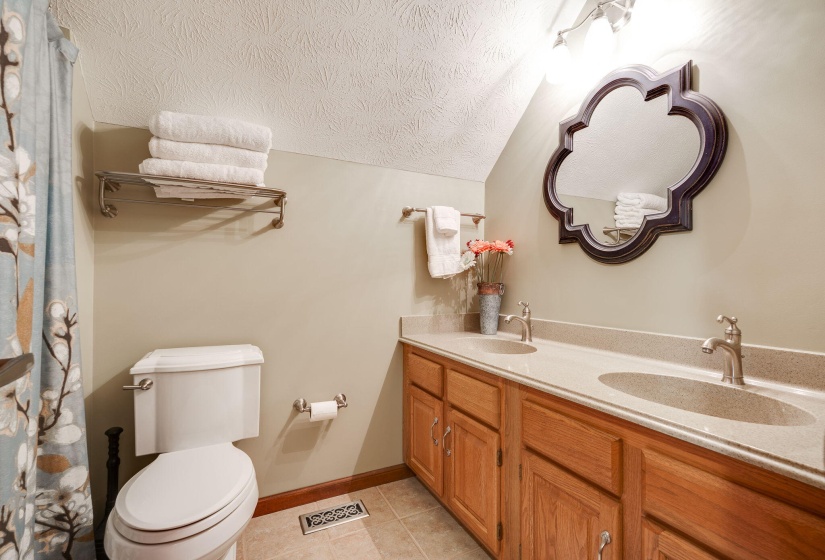 47-web-or-mls-7600-whispering-oaks-trail