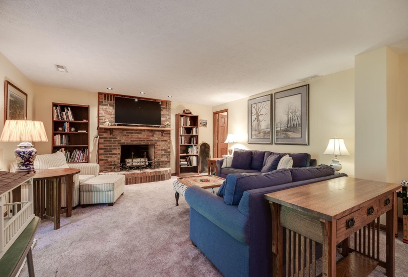 52-web-or-mls-7600-whispering-oaks-trail