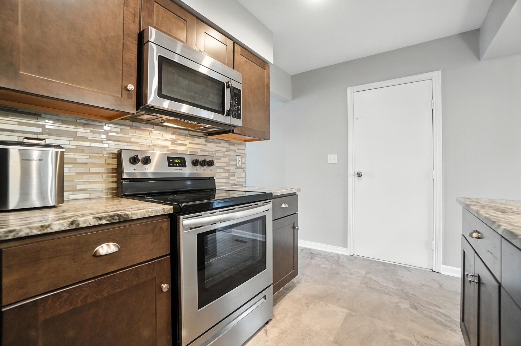 605 Village Court, Englewood, Ohio 45322