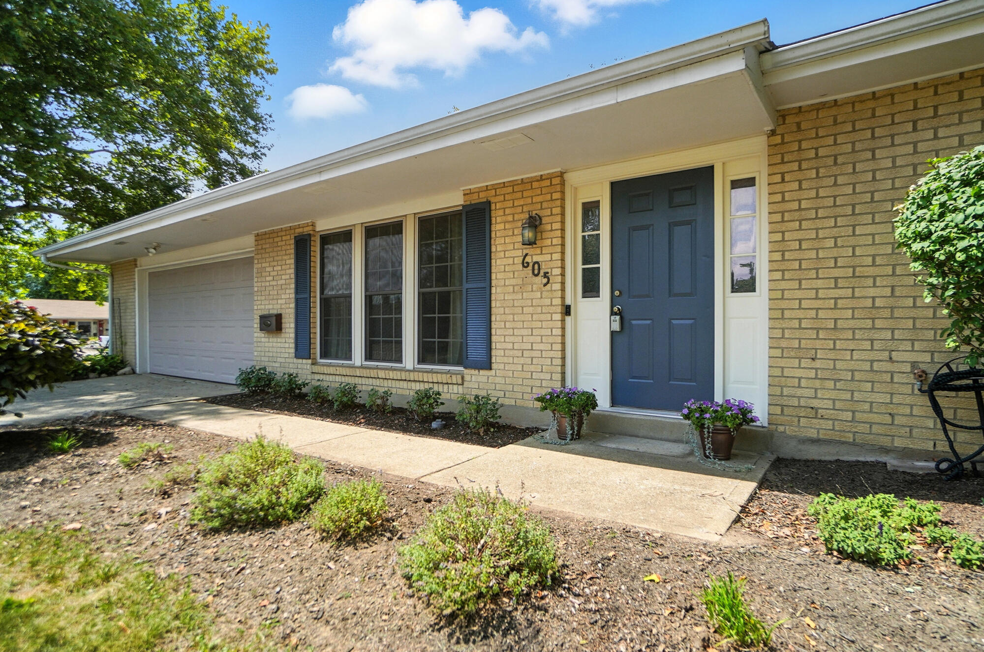 605 Village Court, Englewood, Ohio 45322