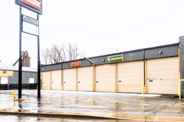 2555 Dorr Street, Toledo, Ohio 43606