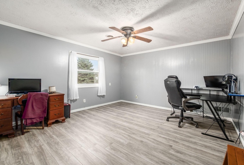 Bedroom/Office