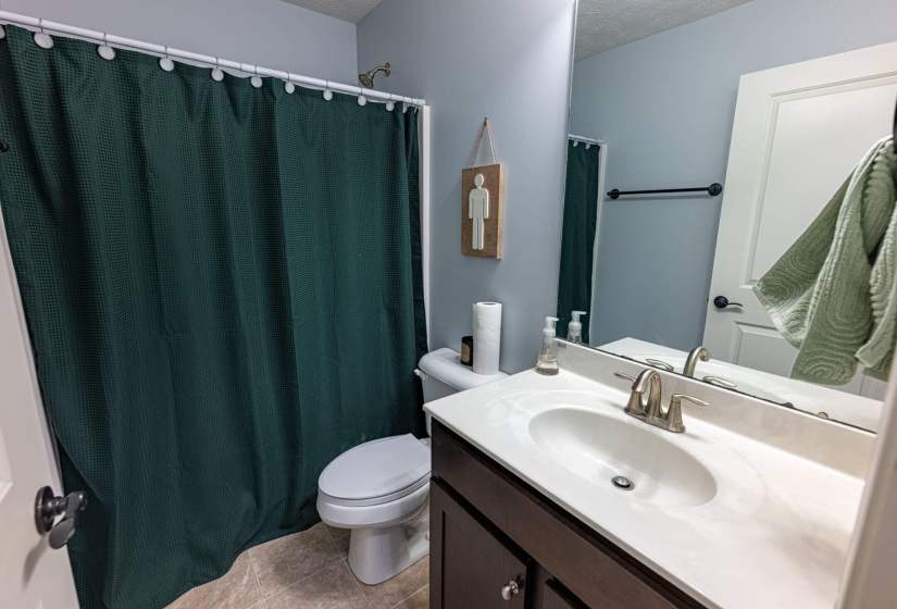 720 Sherwood-18