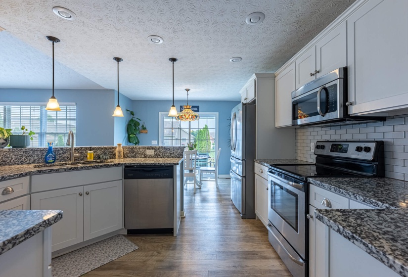 720 Sherwood-7