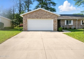 650 Golden Oaks, Van Wert, Ohio, 2 Bedrooms Bedrooms, ,2 BathroomsBathrooms,Residential,For Sale,Golden Oaks,307946