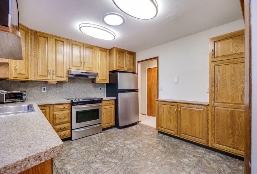 16-web-or-mls-1919-willowgreen-dr