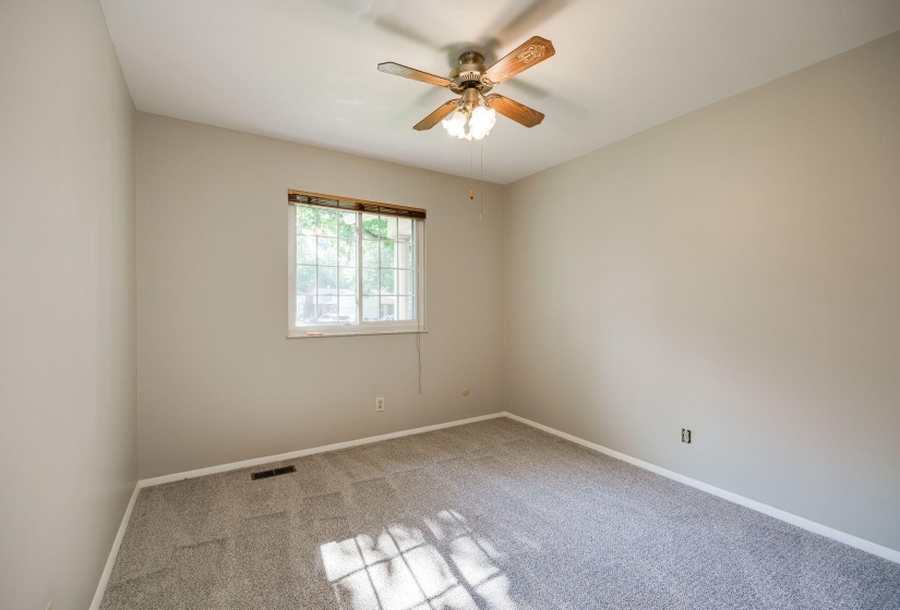 22-web-or-mls-1919-willowgreen-dr