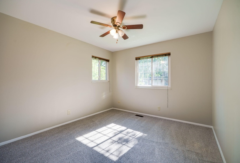 24-web-or-mls-1919-willowgreen-dr