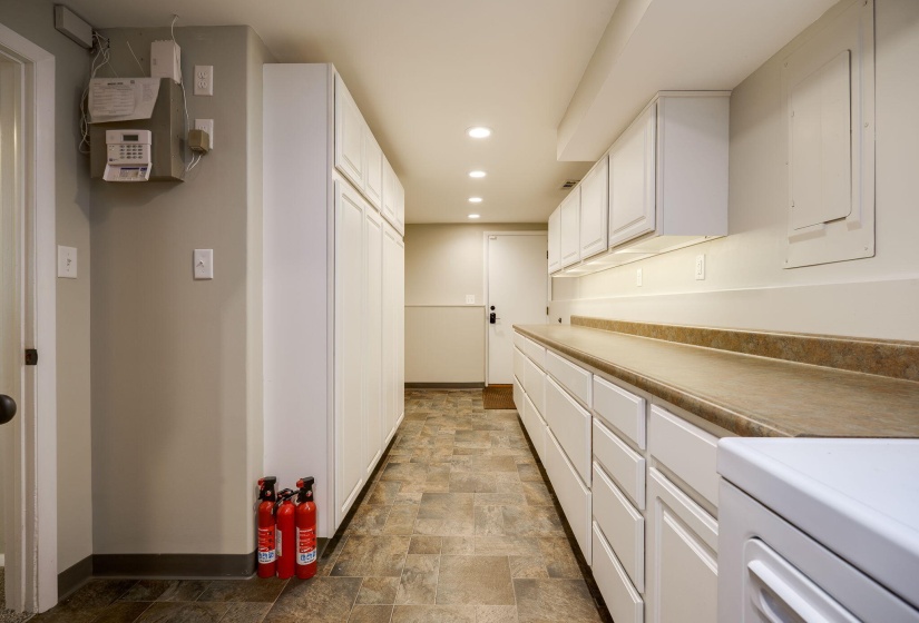 44-web-or-mls-1919-willowgreen-dr