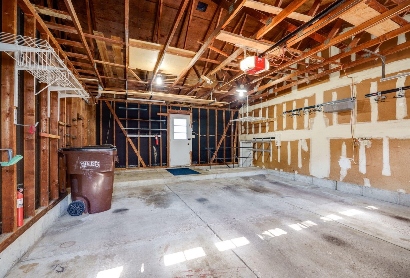 47-web-or-mls-1919-willowgreen-dr
