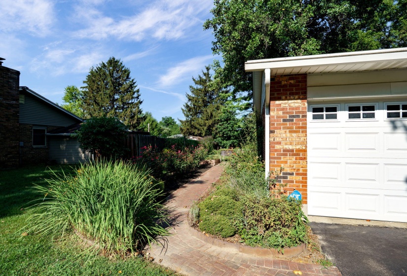 5-web-or-mls-1919-willowgreen-dr