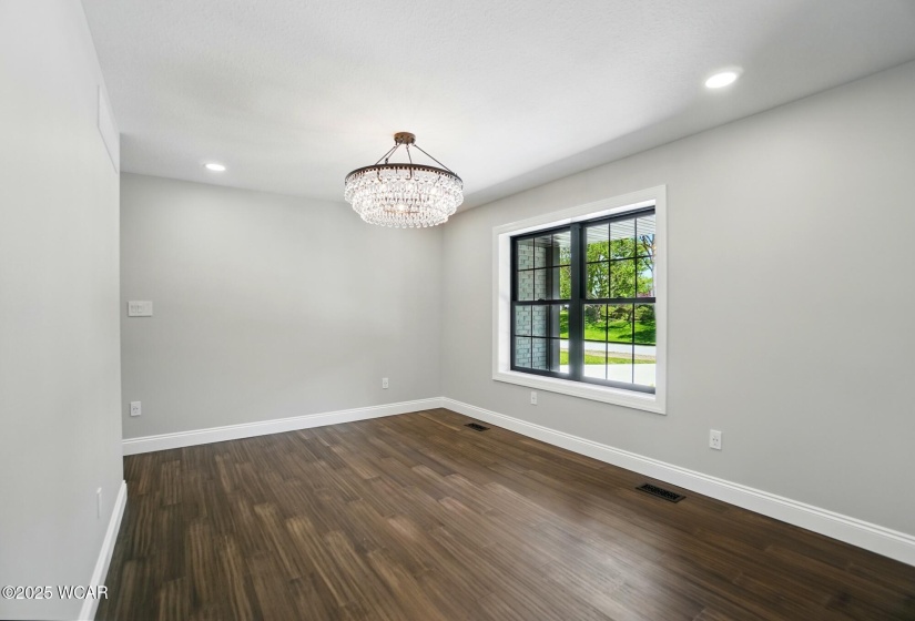 1652 Oak Woods Drive, Lima, Ohio, 5 Bedrooms Bedrooms, ,3 BathroomsBathrooms,Residential,For Sale,Oak Woods,306928