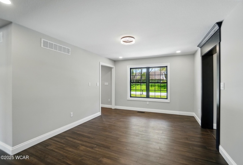 1652 Oak Woods Drive, Lima, Ohio, 5 Bedrooms Bedrooms, ,3 BathroomsBathrooms,Residential,For Sale,Oak Woods,306928