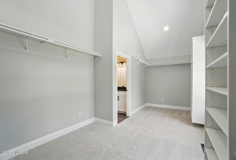 1652 Oak Woods Drive, Lima, Ohio, 5 Bedrooms Bedrooms, ,3 BathroomsBathrooms,Residential,For Sale,Oak Woods,306928