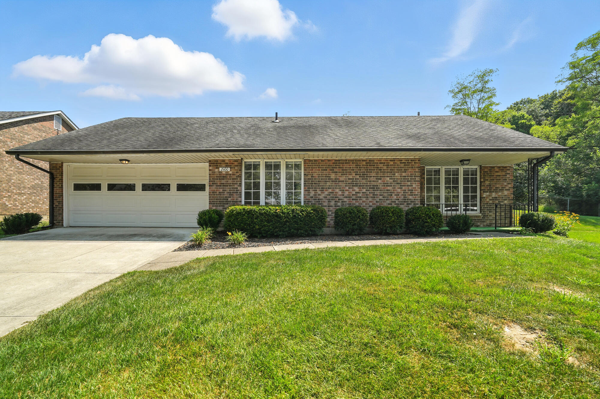 2100 Manhattan Boulevard, Springfield, Ohio 45504