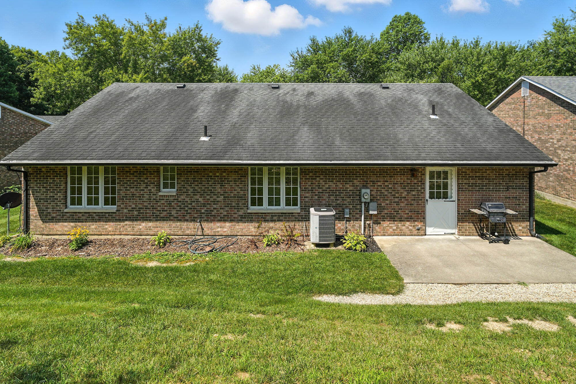 2100 Manhattan Boulevard, Springfield, Ohio 45504