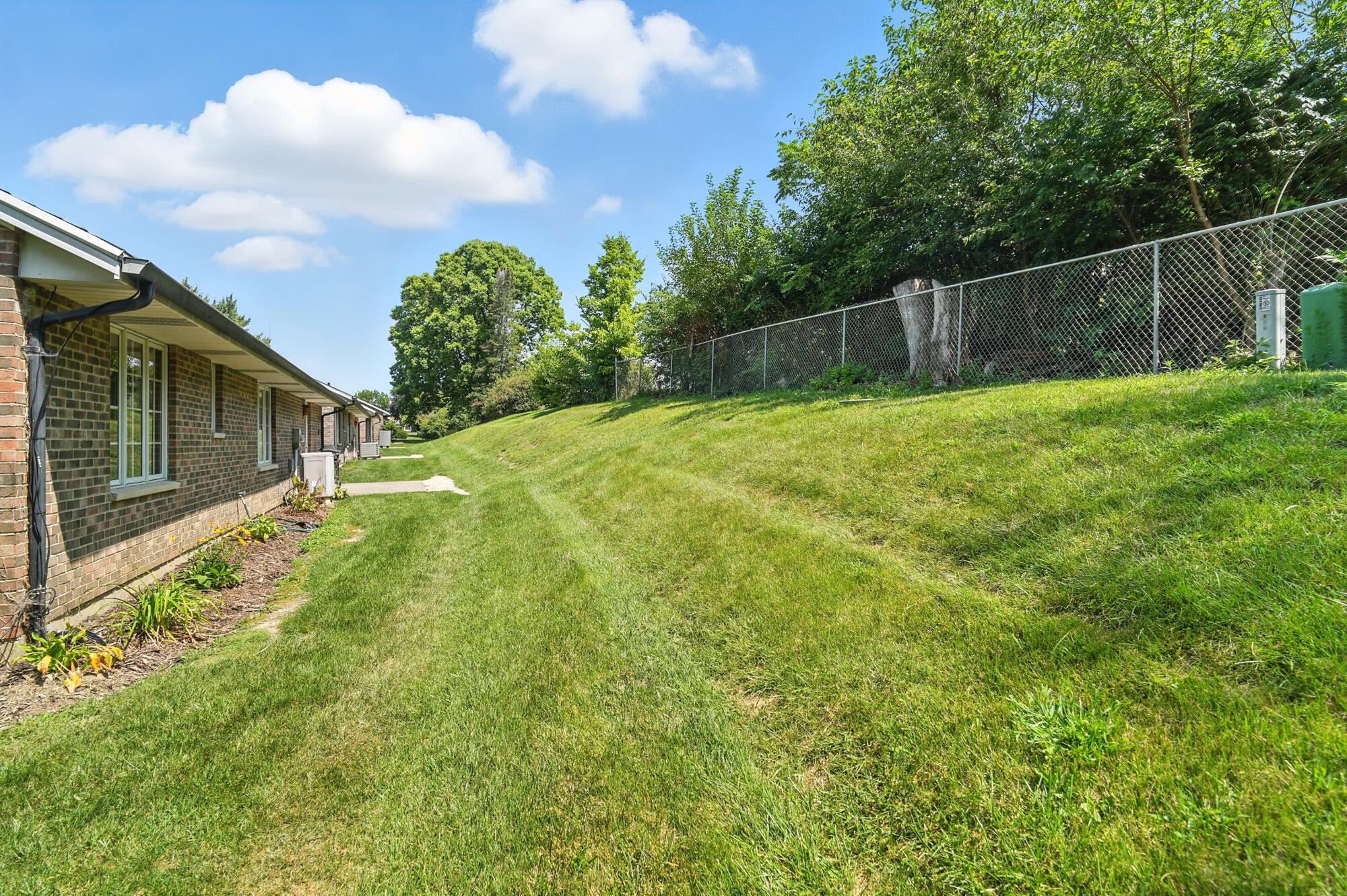 2100 Manhattan Boulevard, Springfield, Ohio 45504