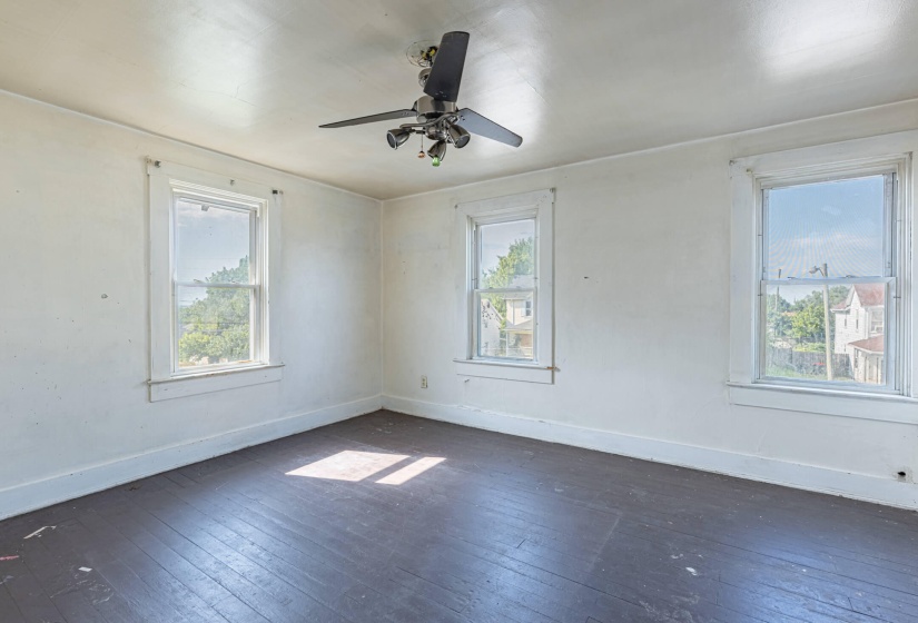 1573 Warder-11
