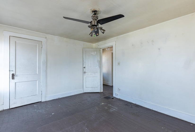 1573 Warder-12
