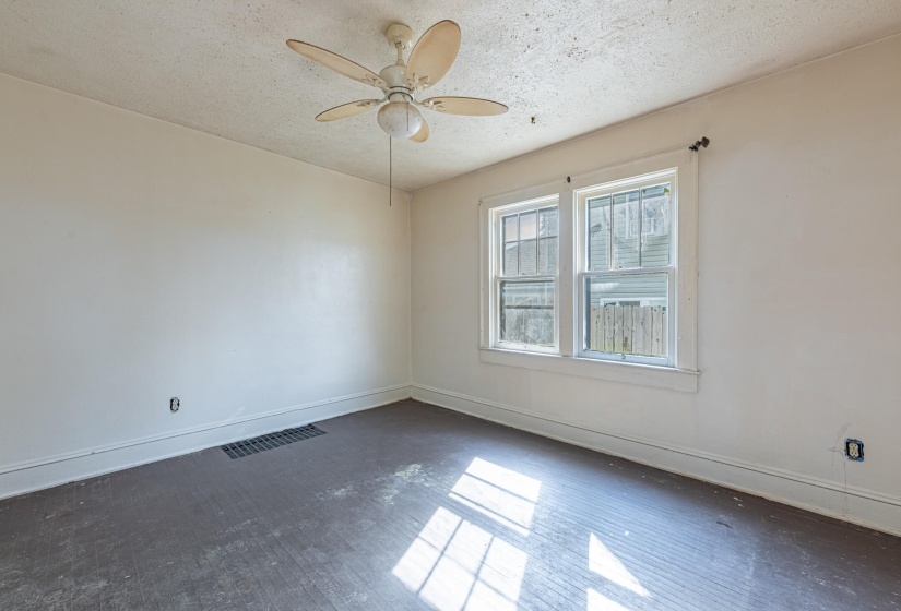 1573 Warder-6