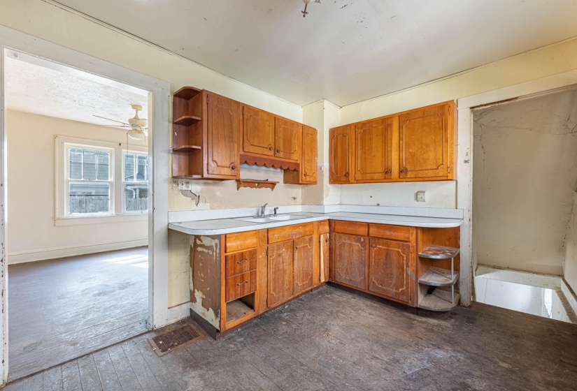 1573 Warder-7