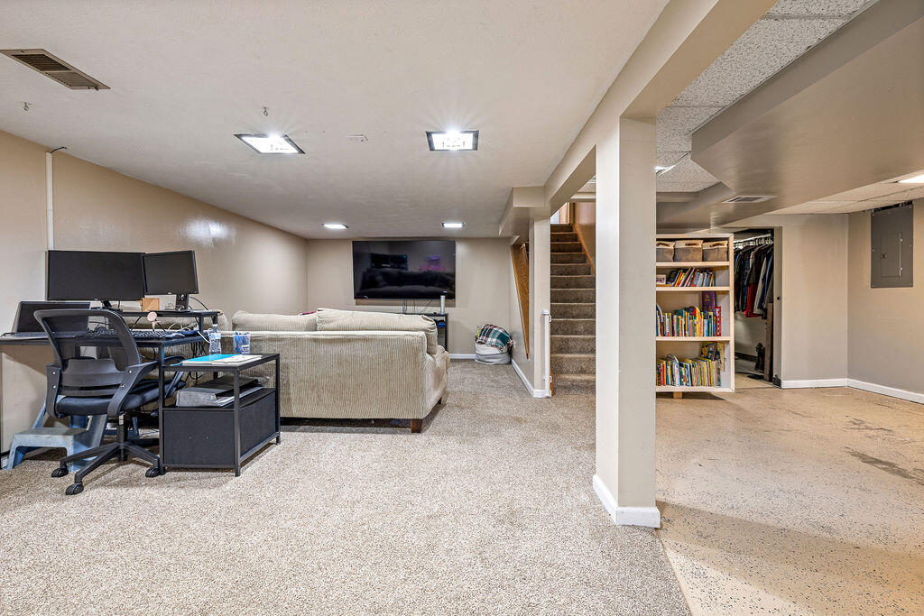 4825 Chippendale Drive, Springfield, Ohio 45503