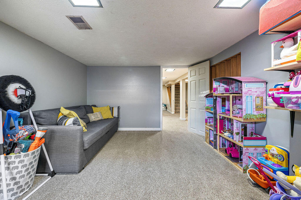 4825 Chippendale Drive, Springfield, Ohio 45503