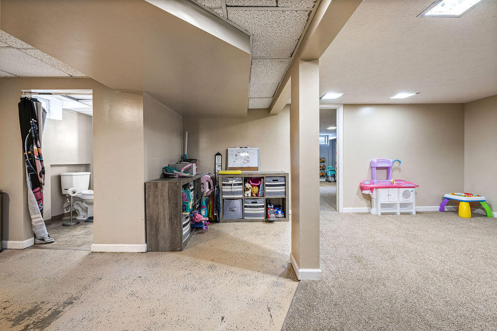 4825 Chippendale Drive, Springfield, Ohio 45503