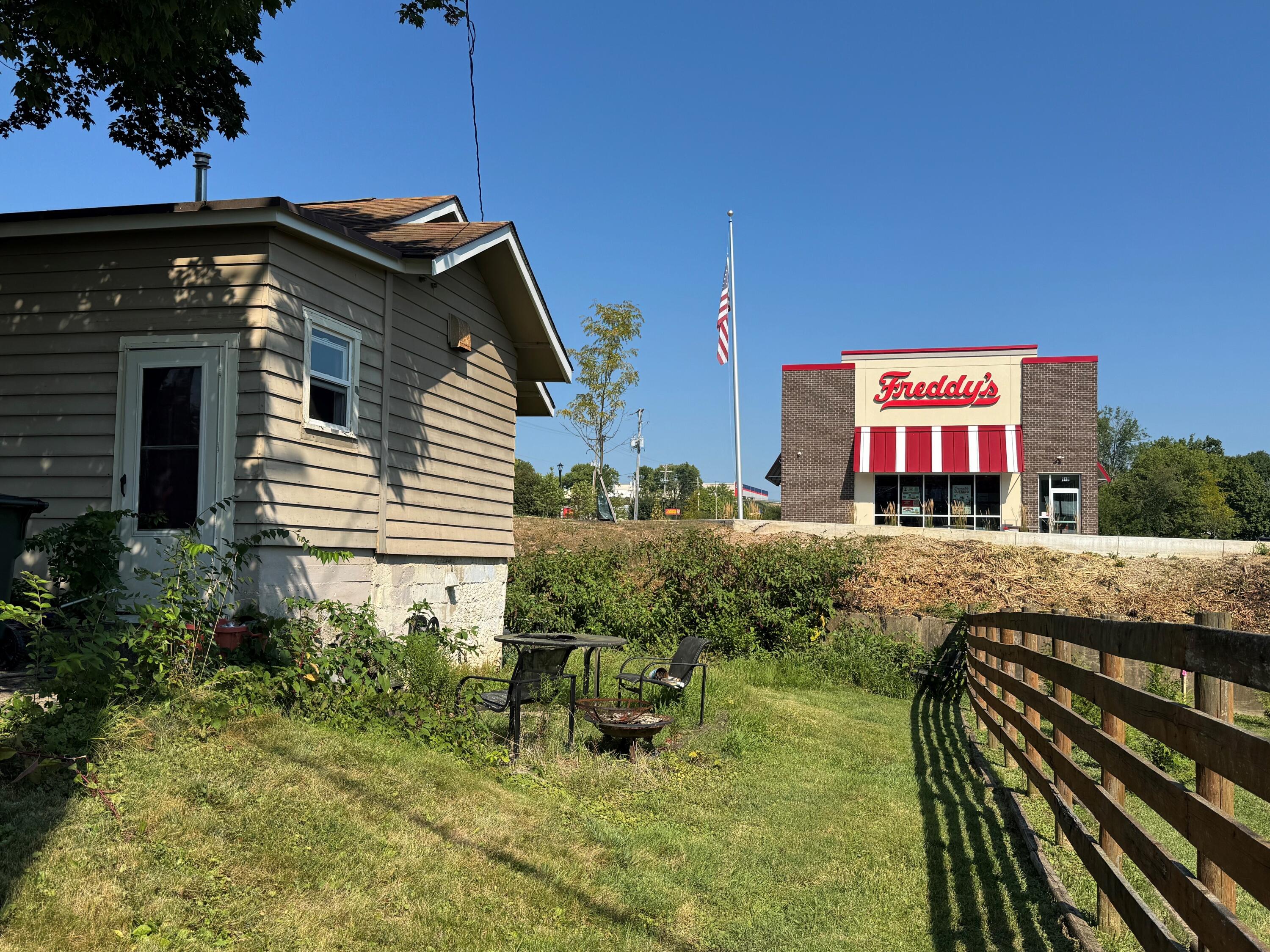 916 Main Street, Englewood, Ohio 45322