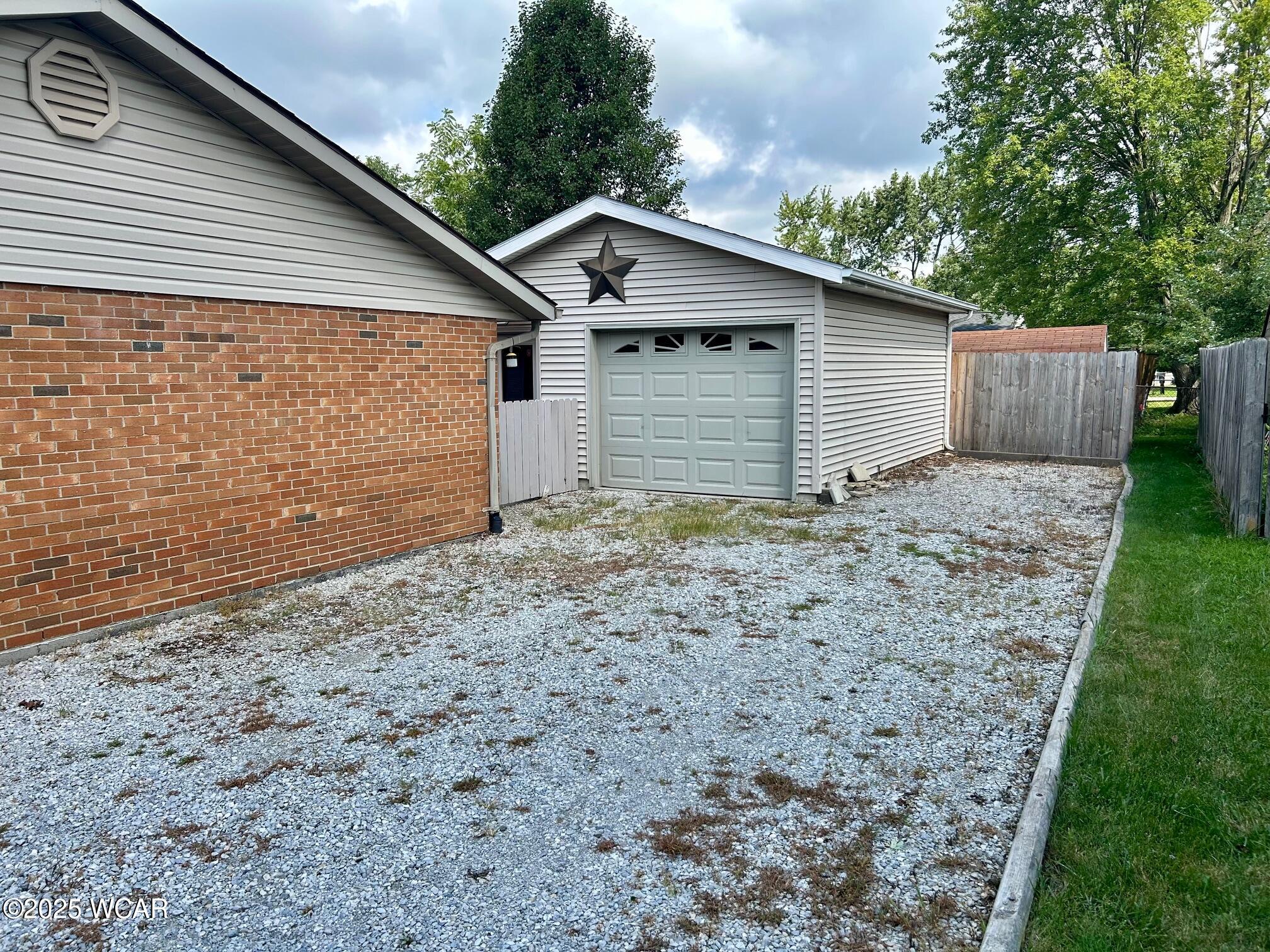 818 Primrose Drive, Wapakoneta, Ohio