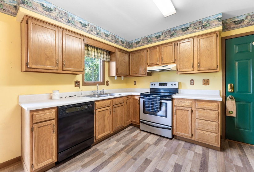 517 Patterson St (Interior)-8