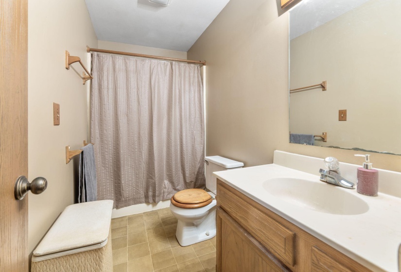 517 Patterson St (Interior)-16