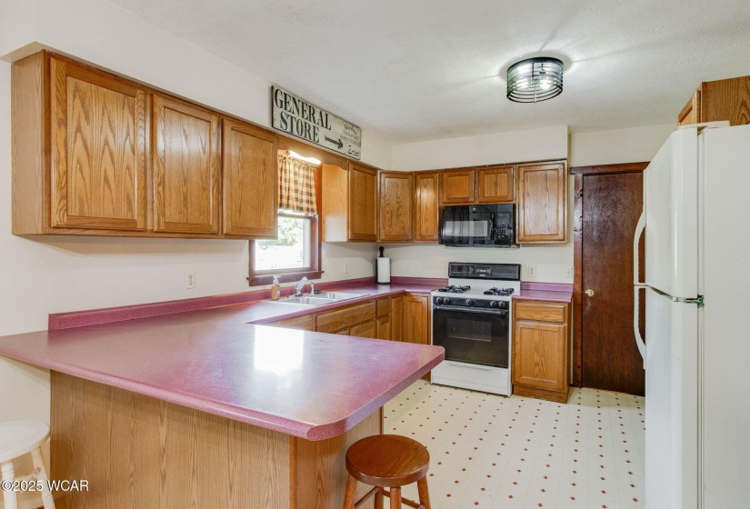 350 Highland Avenue, Ada, Ohio, 3 Bedrooms Bedrooms, ,1 BathroomBathrooms,Residential,For Sale,Highland,307604