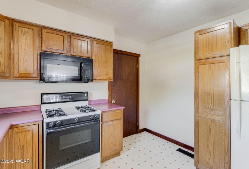 350 Highland Avenue, Ada, Ohio, 3 Bedrooms Bedrooms, ,1 BathroomBathrooms,Residential,For Sale,Highland,307604