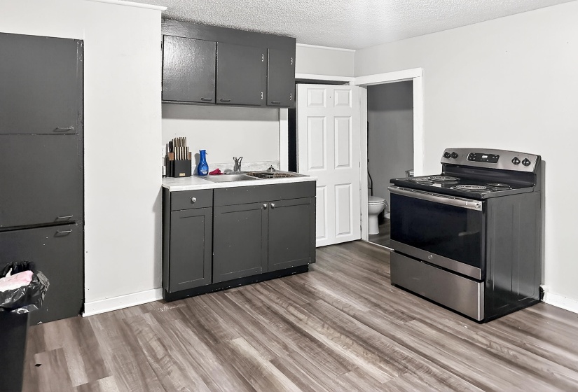 215 Pindar, Urbana-20