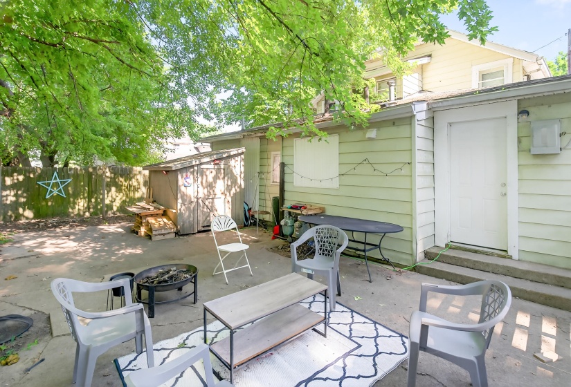 215 Pindar, Urbana-25