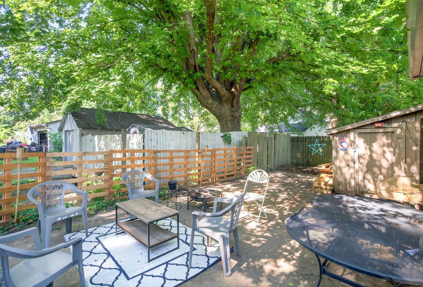 215 Pindar, Urbana-28