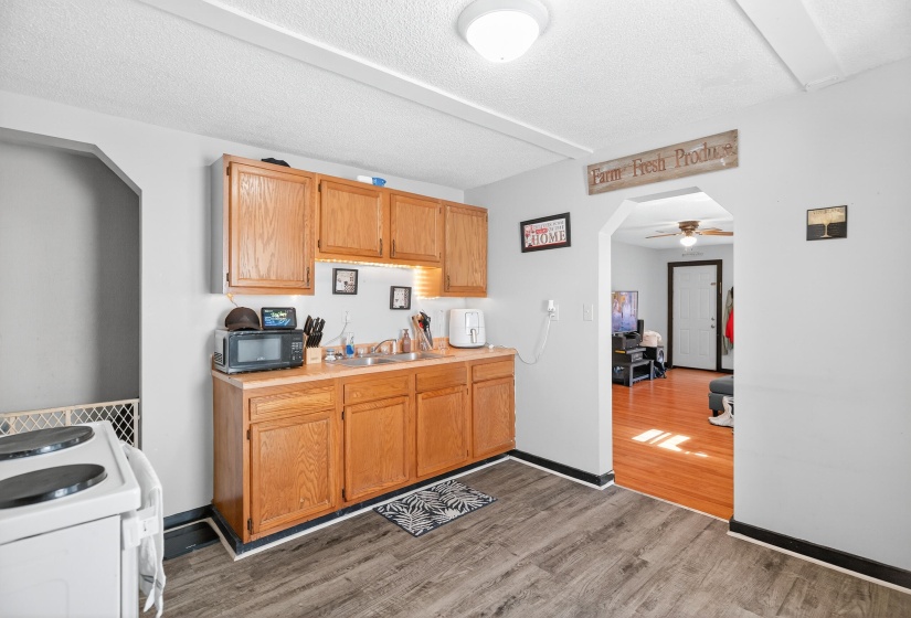 215 Pindar, Urbana-7