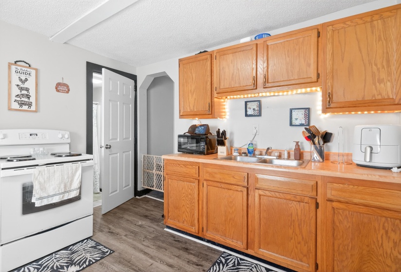 215 Pindar, Urbana-8