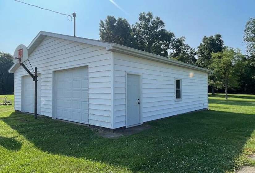 2 car det. garage