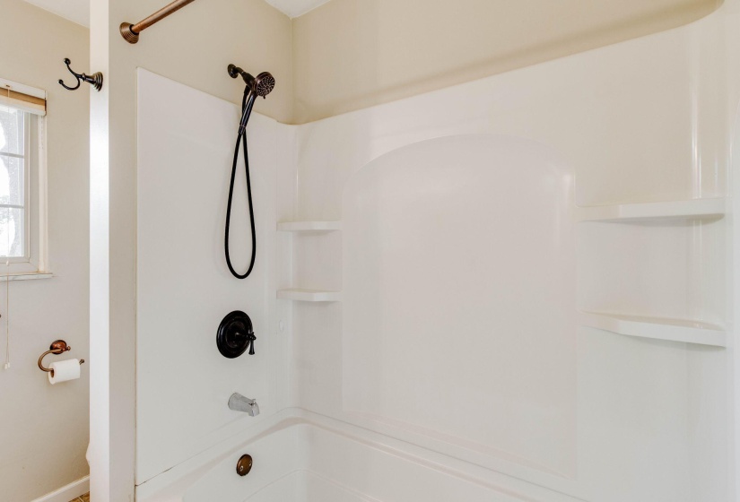 10-web-or-mls-2025 08 14 - 837LindenAve-